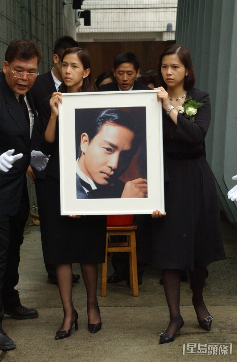 張國榮逝世20周年丨百萬喪禮「哥迷」送別場面傷感 兩天王缺席被鬧 死敵姍姍來遲