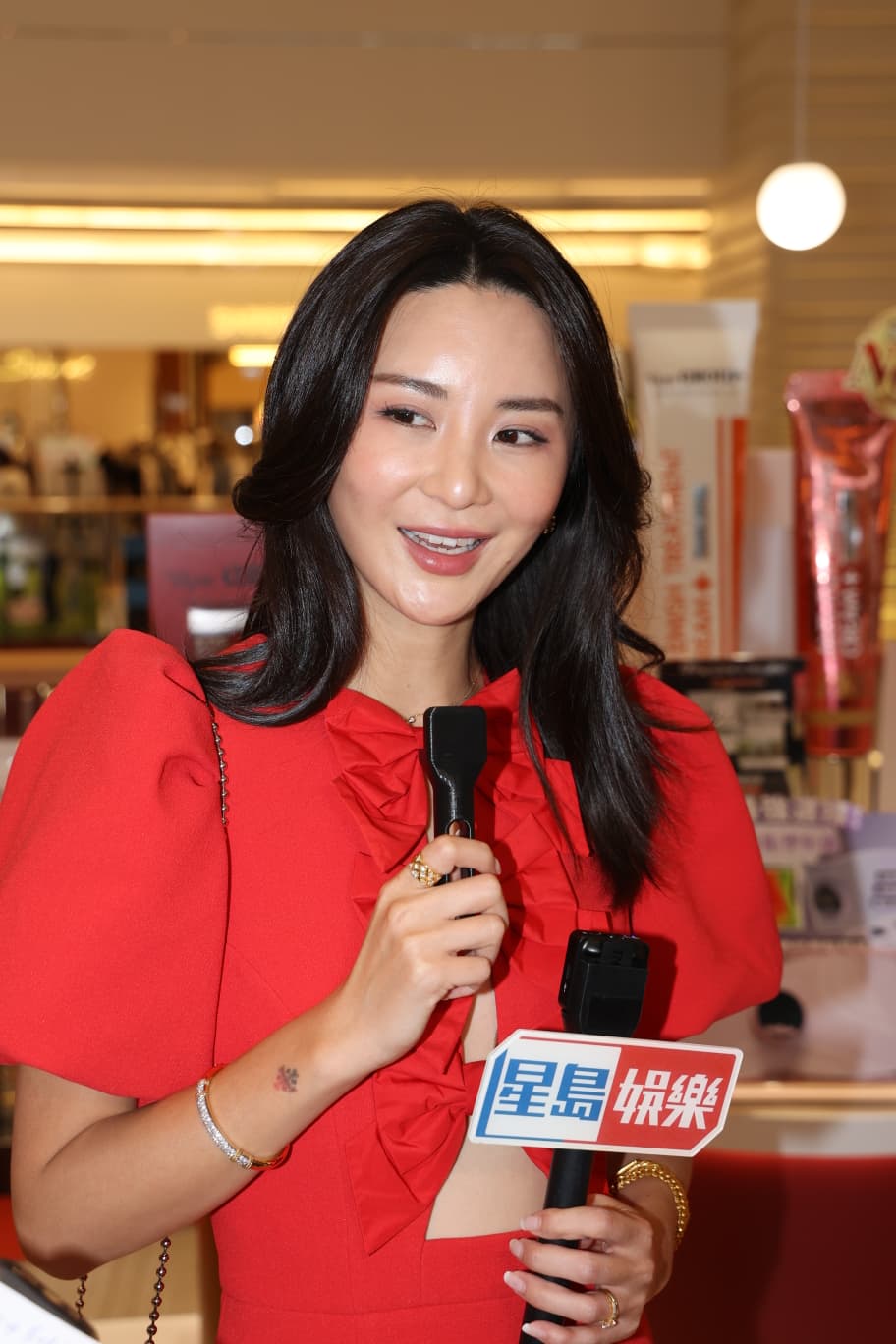 裕美坦言近期專注生意,難免忽略了男友林作。