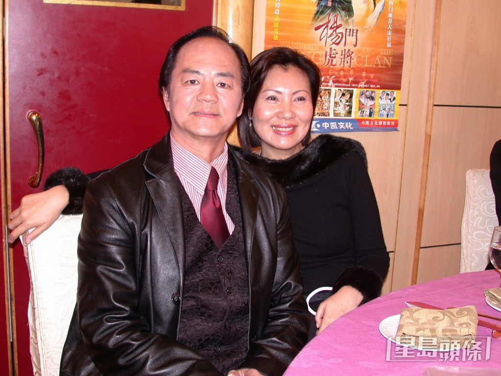 狄龍與陶敏明於1975年結婚,1980年誕下兒子譚俊彥。