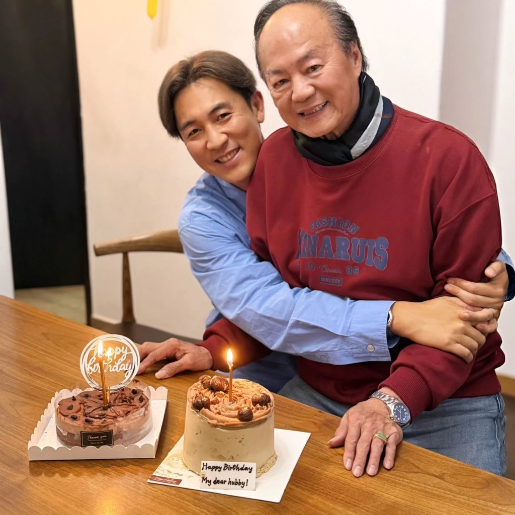 譚俊彥生日時從後擁抱爸爸狄龍,頭貼頭畫面充滿愛意,盡顯孝心。