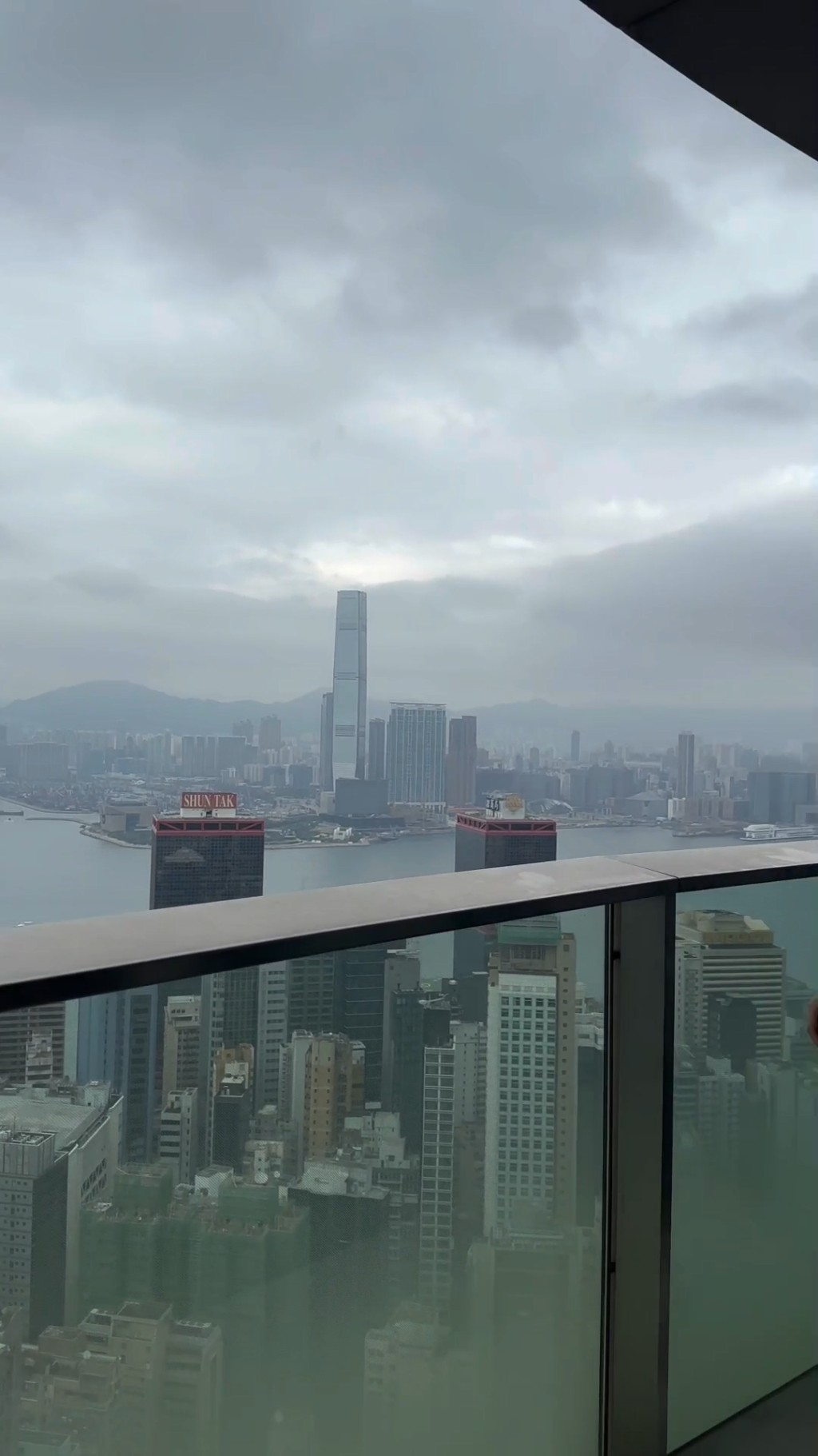 全屋享有無敵維港海景,實用面積2,182平方呎。