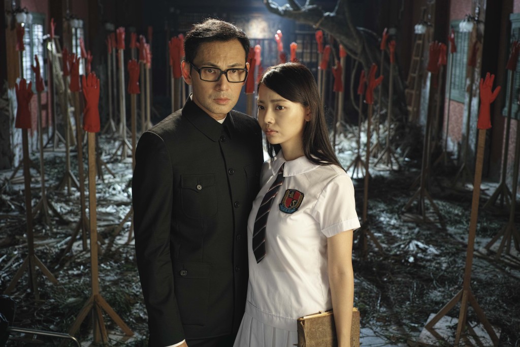 陳熹潼(右)因演出電影《我們停戰吧》及多部《怪談》系列電影而為觀眾熟悉。