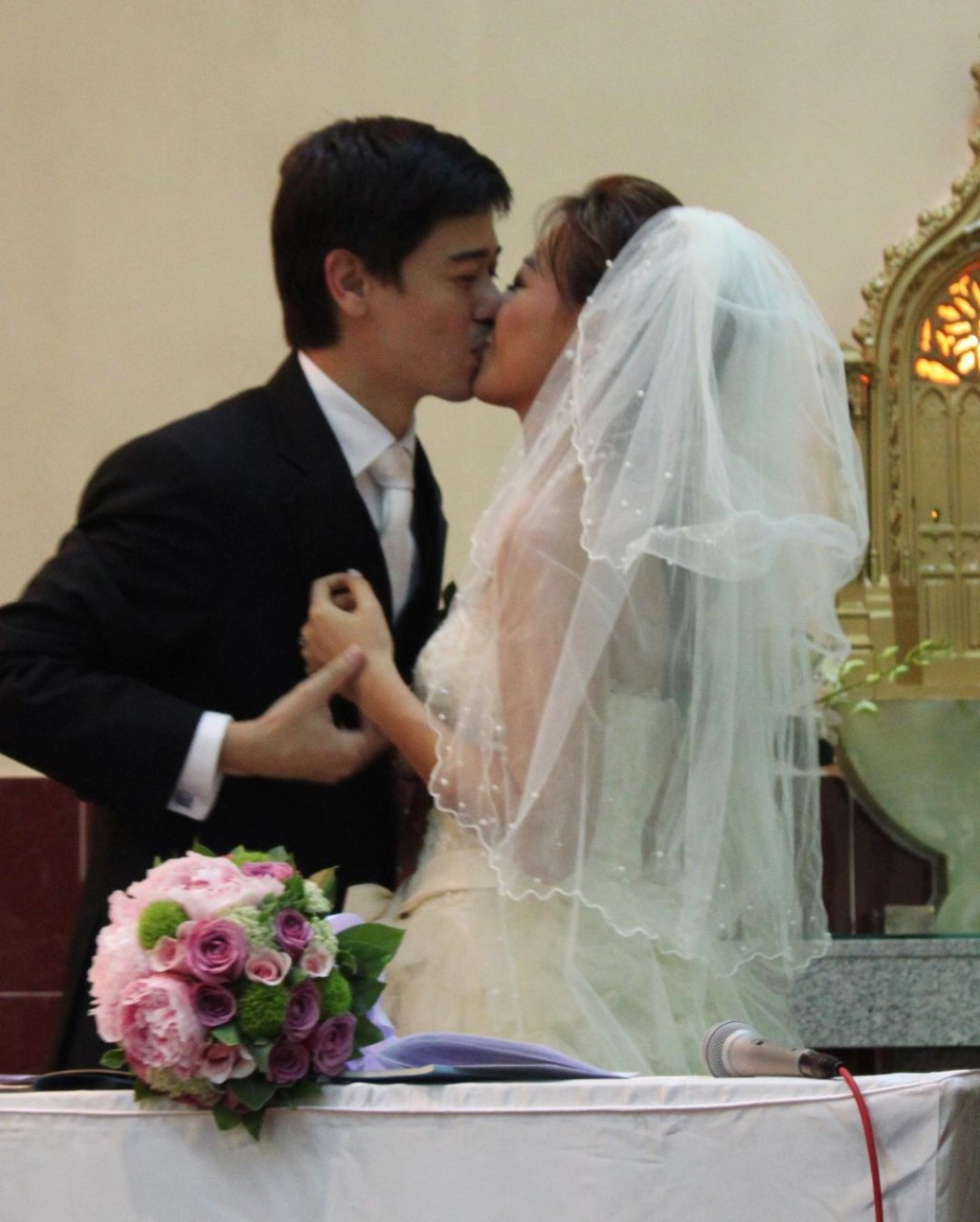 鍾麗淇2010年嫁給中意混血丈夫Nardone Ruggero,兩人育有兩名女兒,可惜長女Isabella在六個月大時確診罕見基因病。「四號染色體缺損綜合症」。