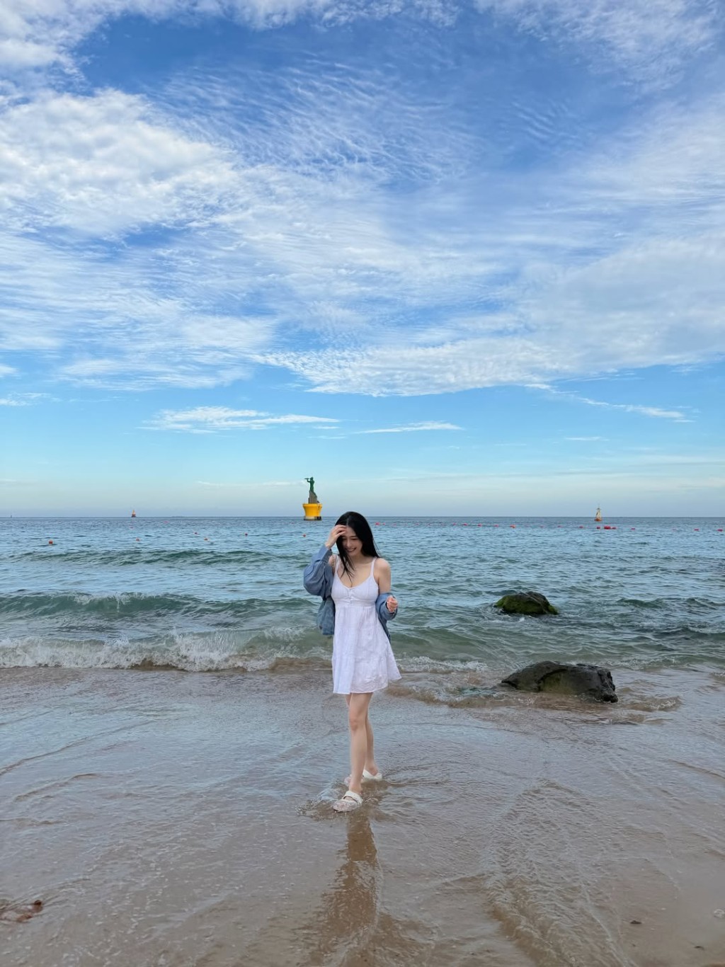 沈月在25歲生日大派福利。