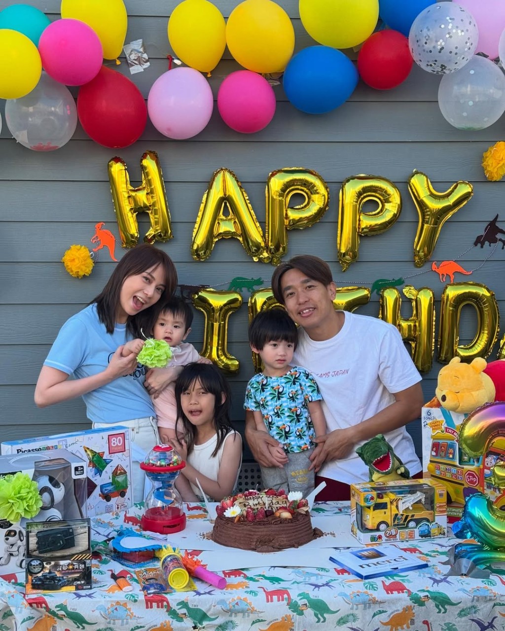 吳日言「七年抱三」靠的是夫妻努力。