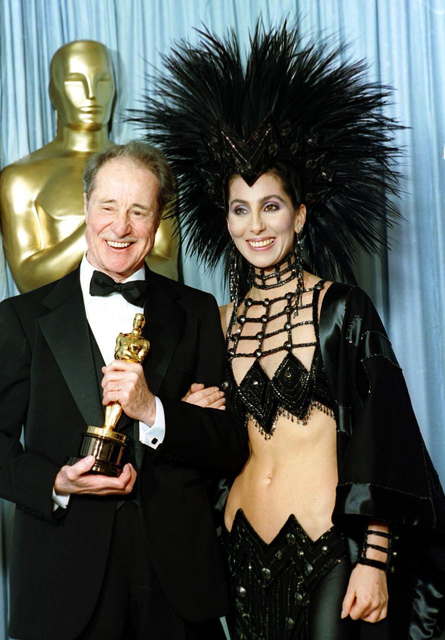 傳奇設計師Bob Mackie離世,在典禮上獲致敬。