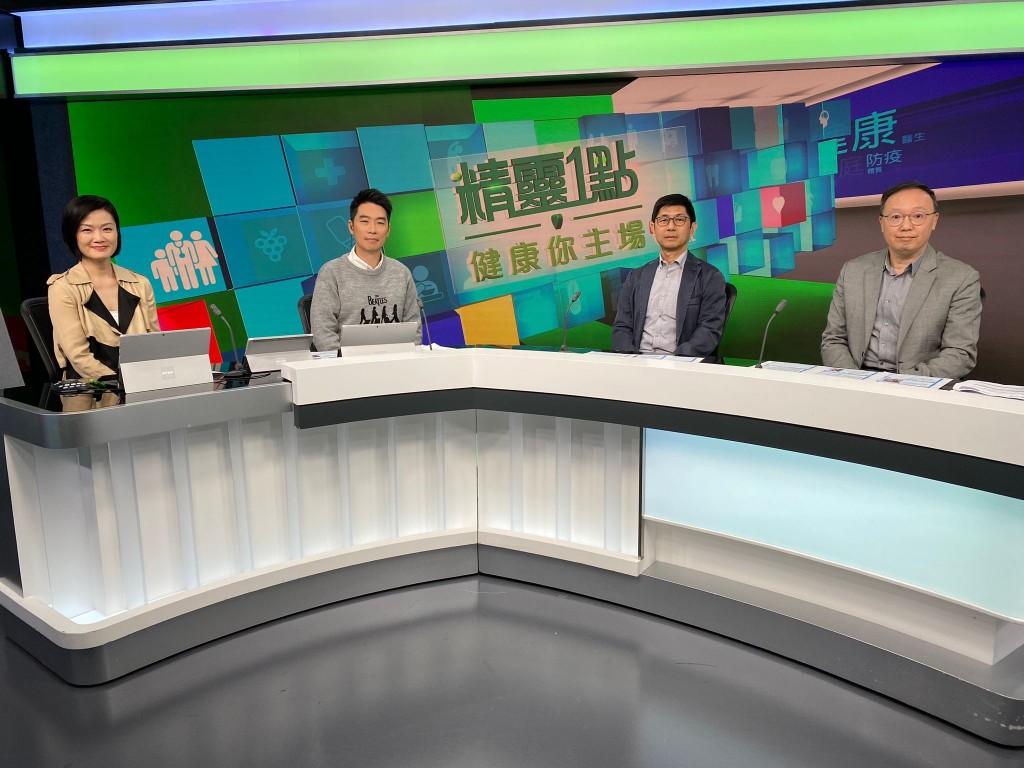 方健儀表示期待已久,終於能與潘蔚林再次合照。